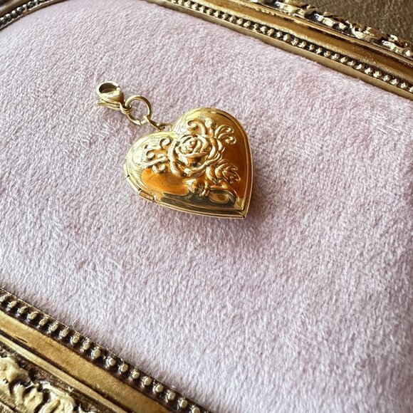 Heart Locket Charm Pendant 18k Gold PVD Stainless Steel Rose Design And Clasp - Picture 16 of 16